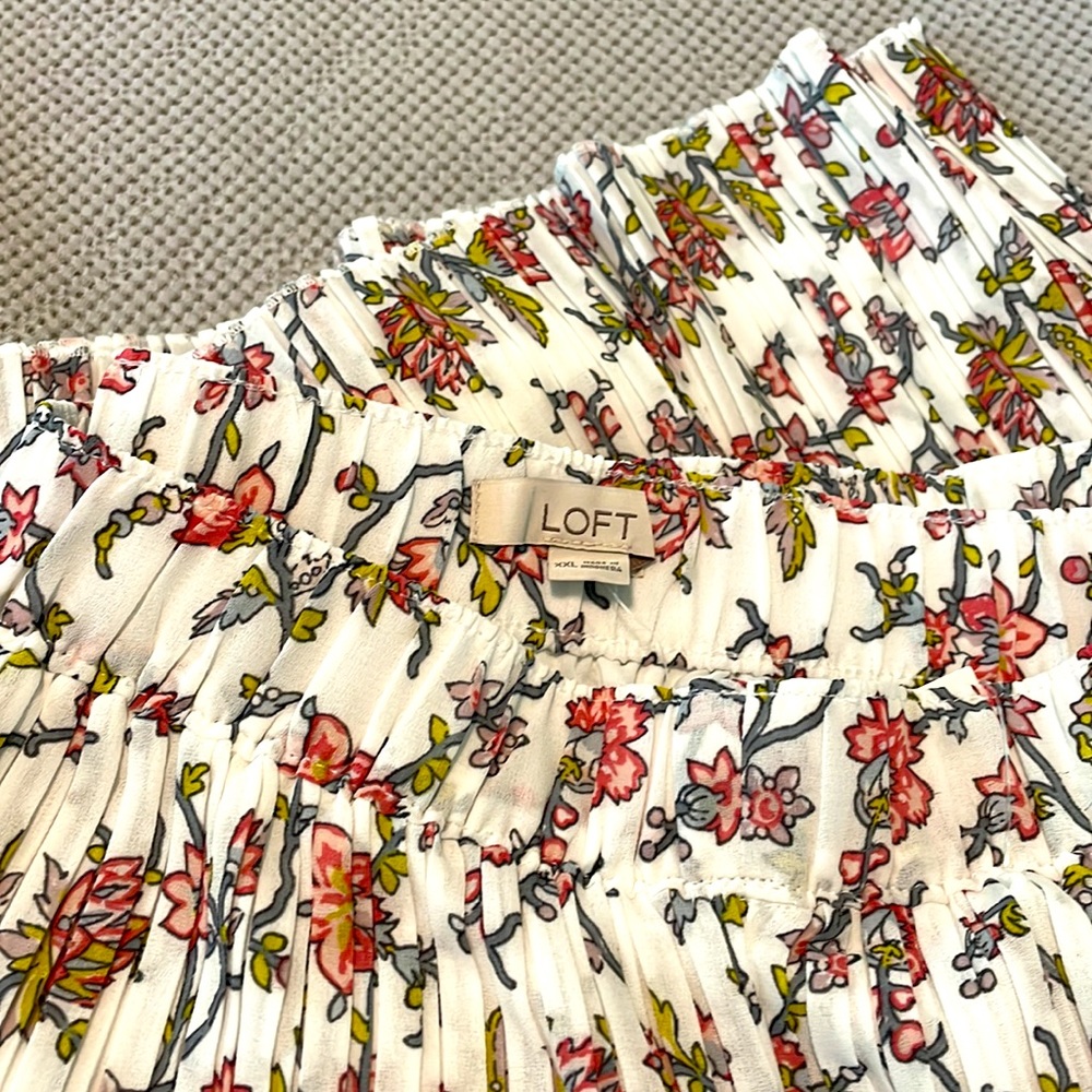 LOFT Plus Size Accordion Pleated Above the Knee Floral and White Skirt